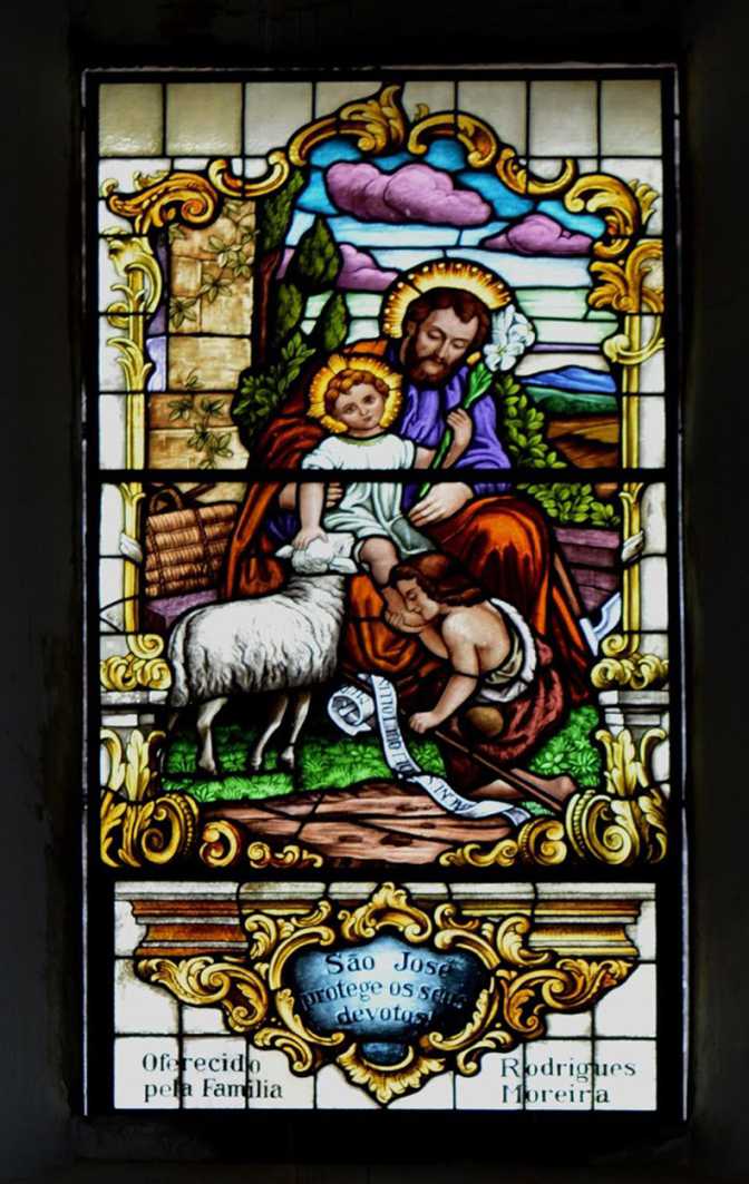 Restauro Laguna; Vitral São José e menino Jesus, Restauro de vitrais, Restauração de vitrais, restauro vitrais da Igreja Matriz de Laguna; vitral restaurado; vitraux, vitral artístico, iris arte vítrea; vitral florianópolis; Vitral Santa Catarina; Vitral sacro; vitral igreja, Roberto Petrelli, estúdio de vitrais