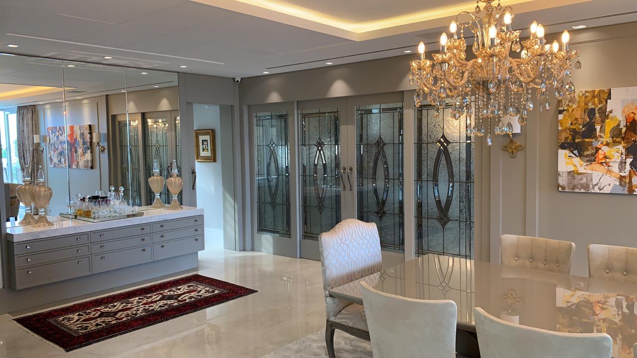 vitral iris arte vítrea, vitral decorativo, venda de vitral, telefone de vitrais, fábrica de vitrais, estúdio de vitrais, restauração de vitrais, compra de vitrais, loja de vitrais, contato de vitrais; vitral vidros bisotados, vitral Florianópolis, vitral santa catarina, Roberto Petrelli,  