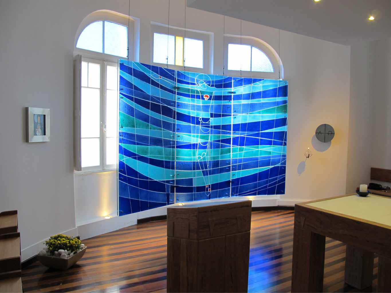 Vidro Fusão ARCEBISPADO de Florianópolis, venda de vitral, telefone de vitrais, fábrica de vitrais, estúdio de vitrais, restauração de vitrais, compra de vitrais, loja de vitrais, contato de vitrais; Iris arte vítrea; vitral; vitral sacro; vitral religioso, arcebispado de florianópolis, vitral em florianópolis, vitral em santa catarina; Roberto Petrelli; vitral artístico; capela arcebispado de florianópolis